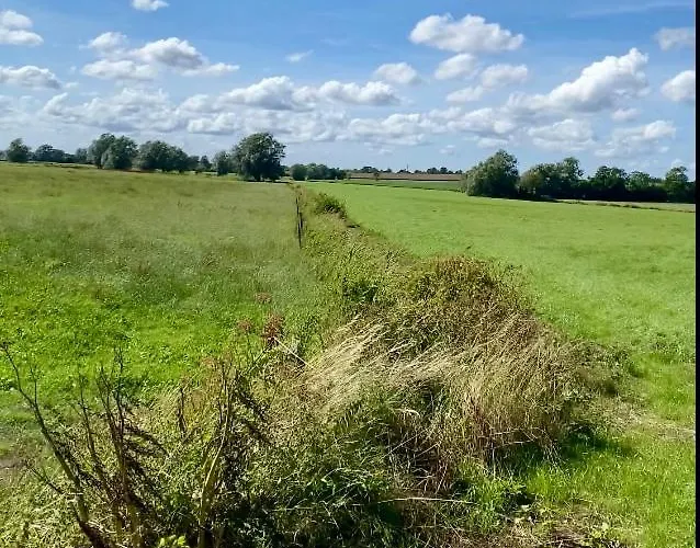5 Personnes - Le Refuge Des Parachutistes - En Bordure Du Marais Feriehus *