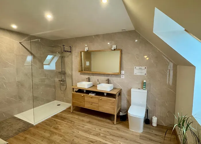 5 Personnes - Le Refuge Des Parachutistes - En Bordure Du Marais *